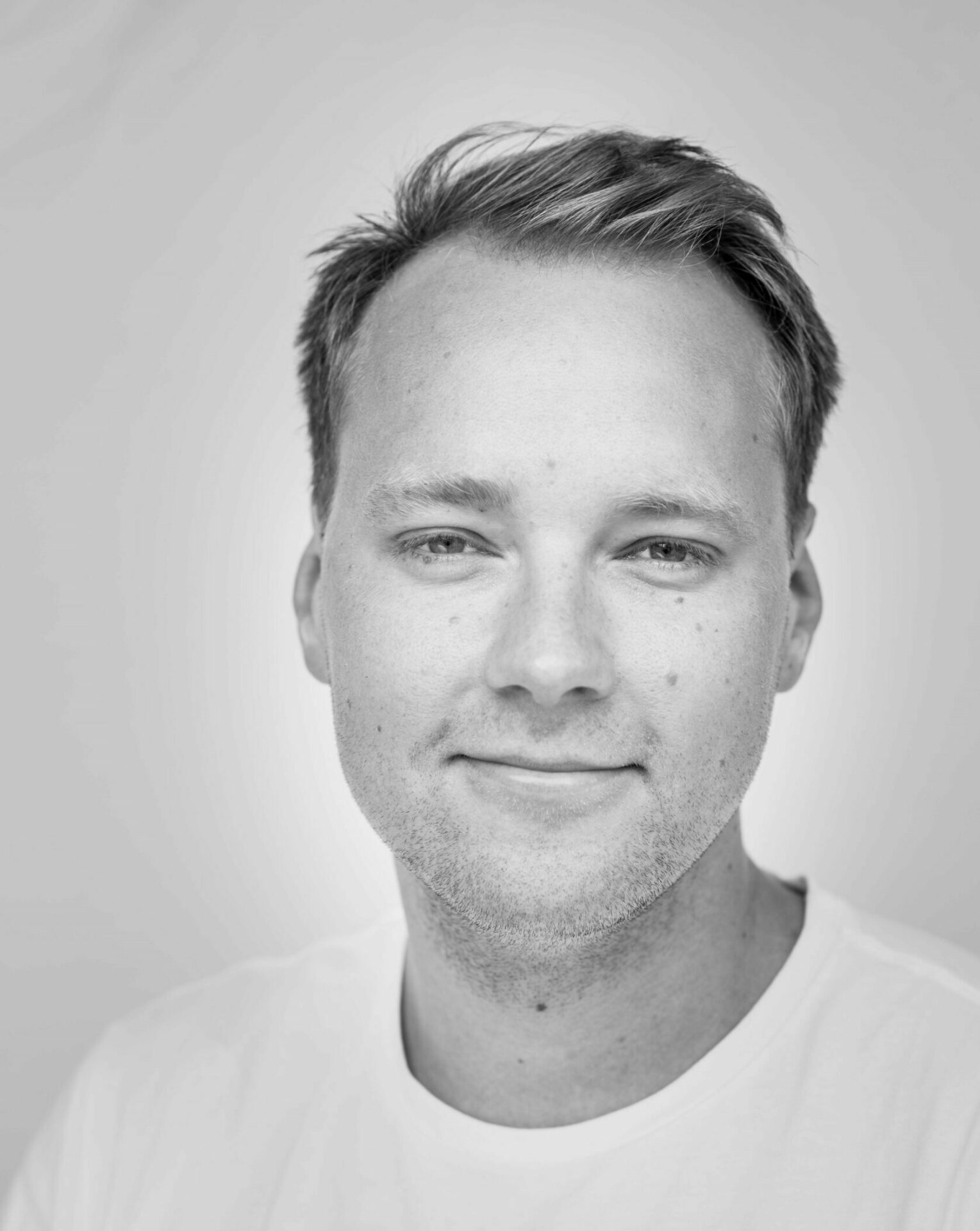 Portrettbilde av Jonas Fuglevik Urstad.