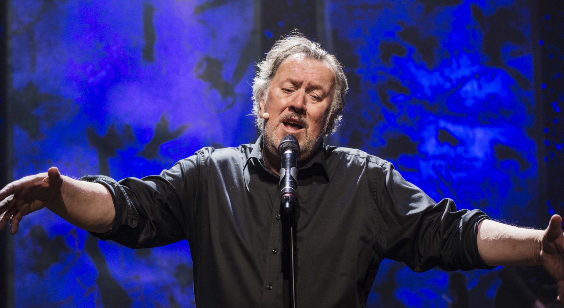 Bjørn Eidsvåg som synger