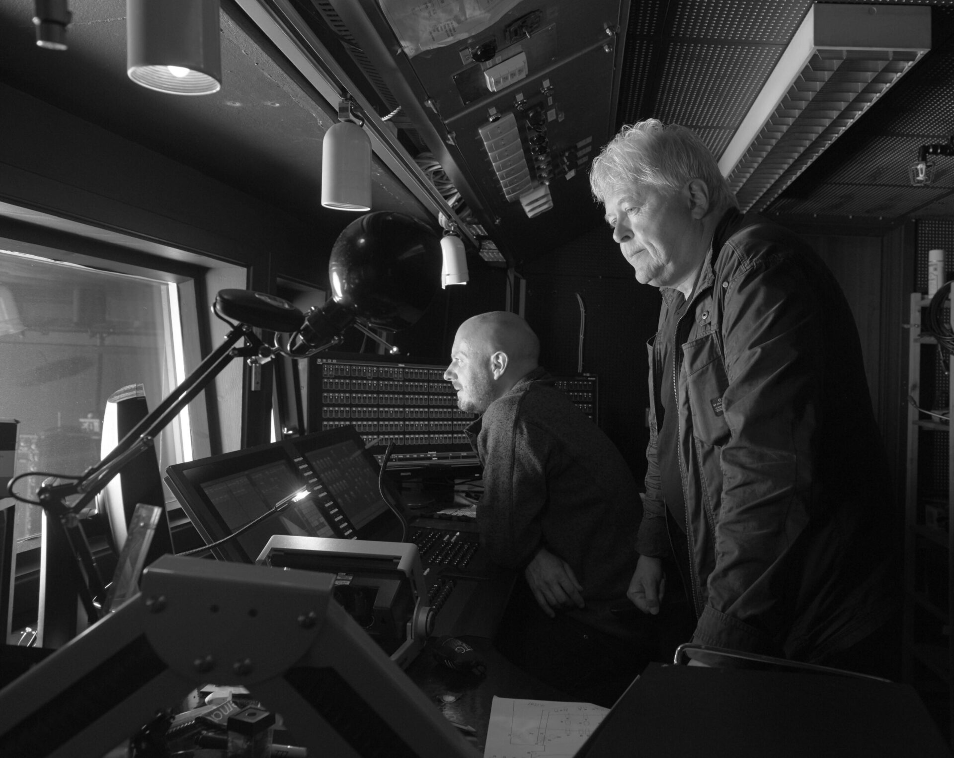 Trygve Andresen og Haakon Espeland sitter i lyslosjen