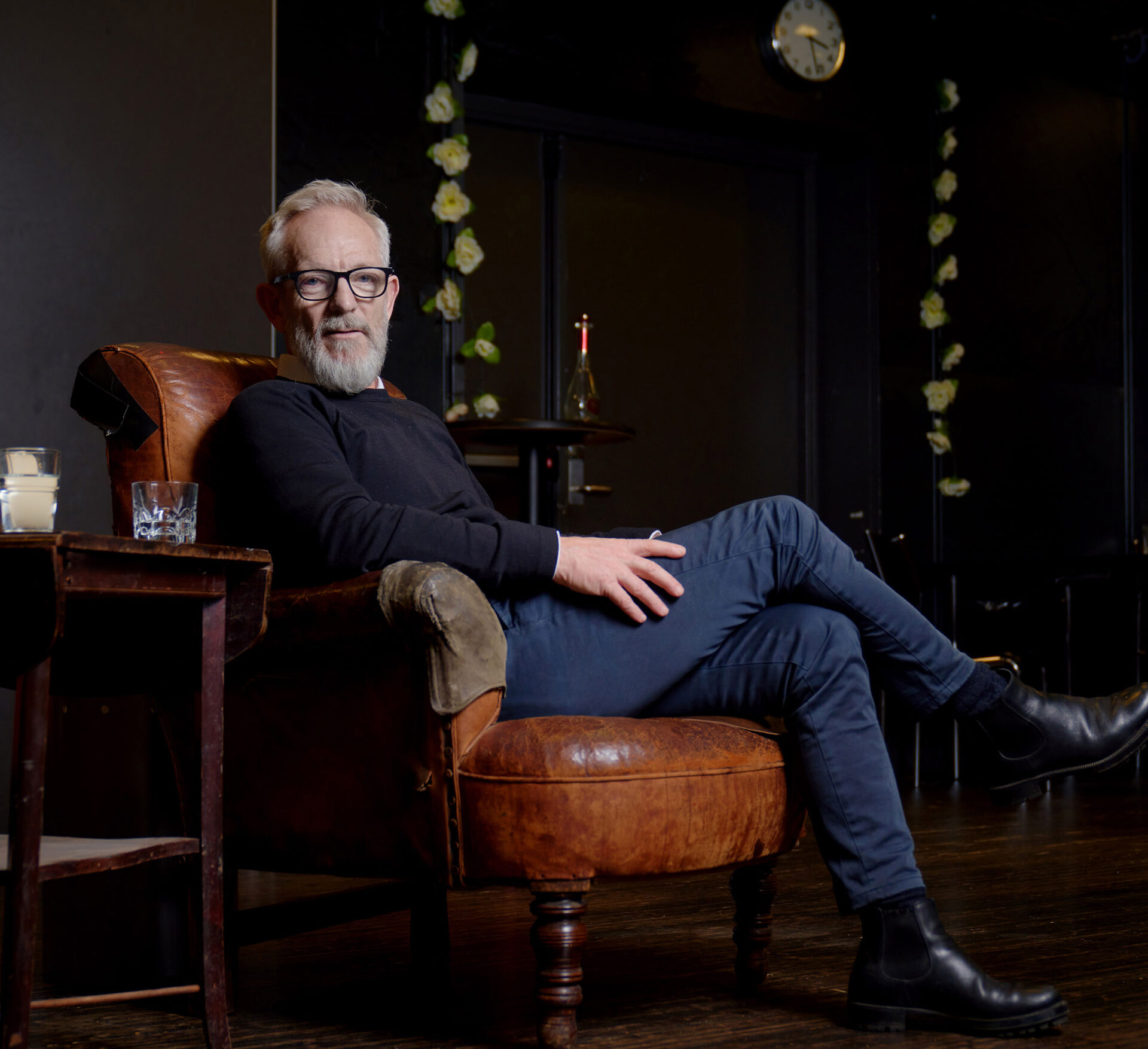 Petter Næss setter opp Harold Pinter sin forestilling Hjemkomsten i Teaterhallen