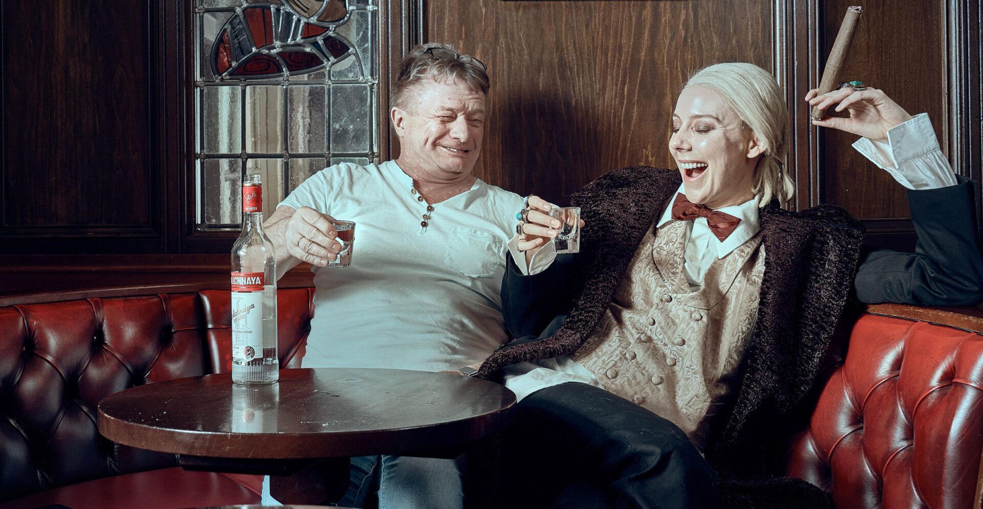 Ragnhild Tysse i rollen som revisoren når forestillingen settes opp av regissør Stojčevska