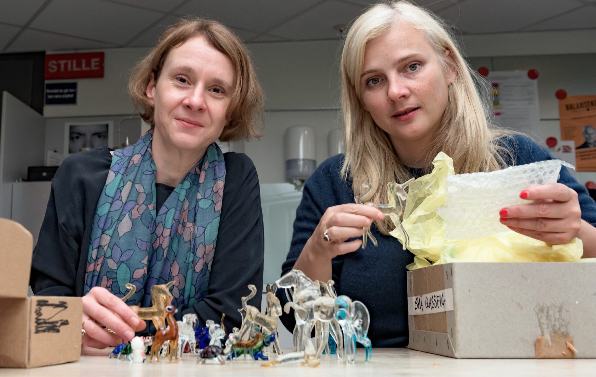 Regissør Victoria Meirik er i ferd med å gi liv til teaterstykket Tennessee Williams skrev i 1944, et av verdens mest spilte teaterstykker, Glassmenasjeriet.