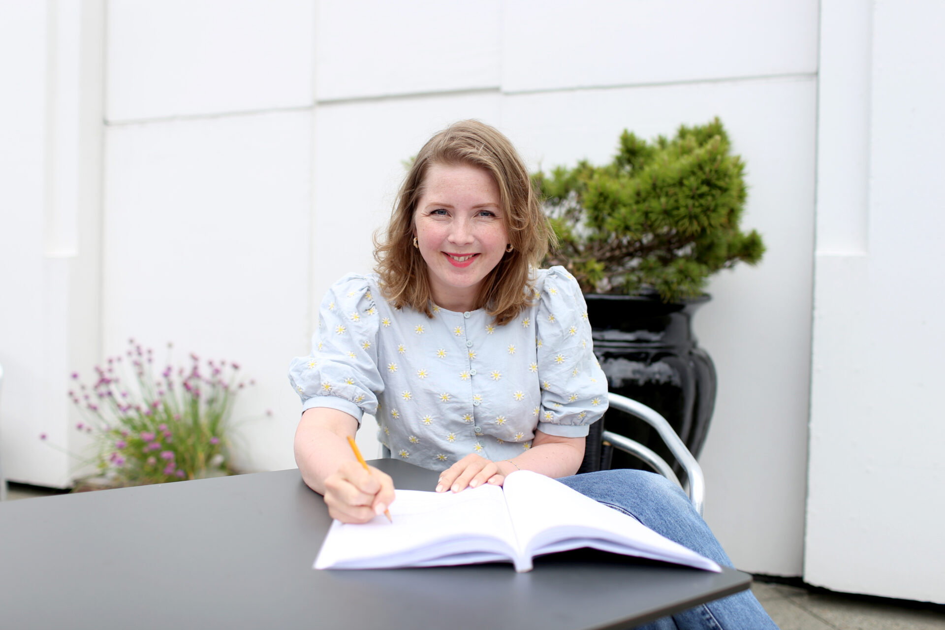 Matilde Holdhus skriver i en bok