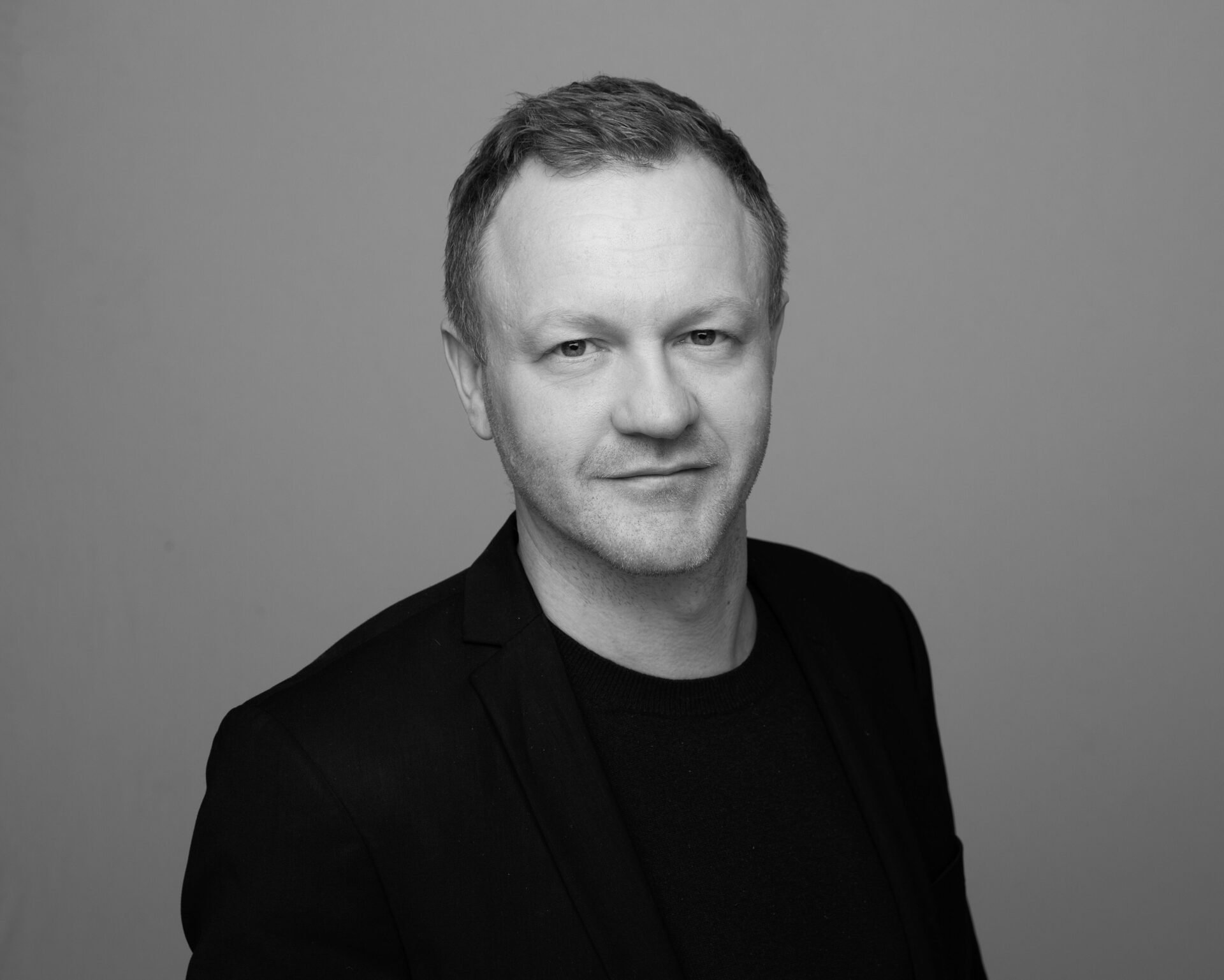 Et portrettfoto av en mann