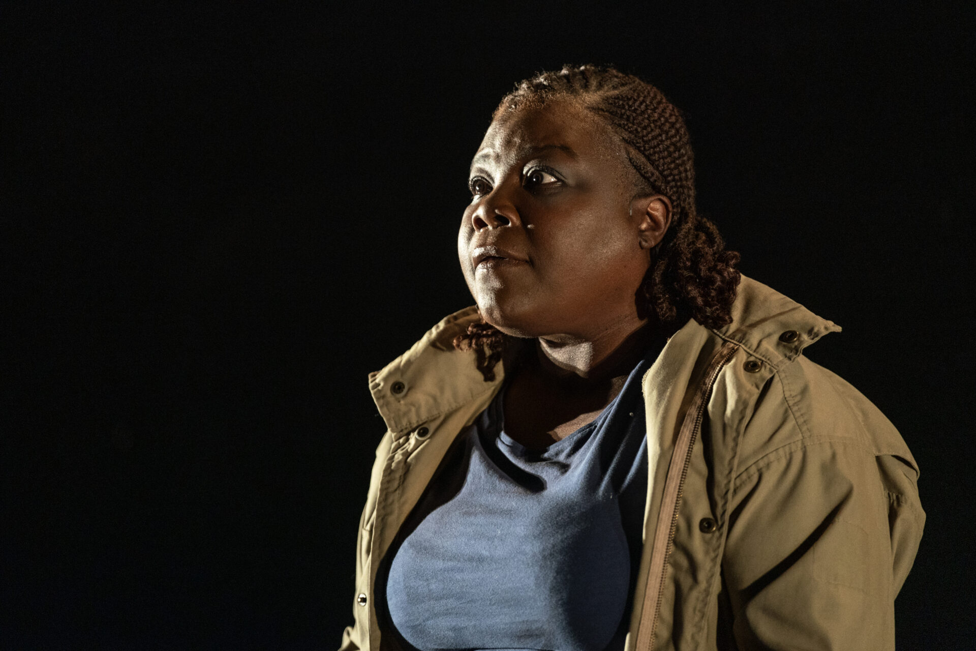 En kvinne som titter fremover - fra stykket Eg er vinden